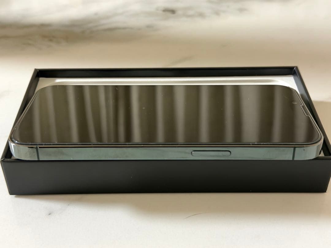 iPhone 13 Pro グリーン 本体 simフリー ＋純正シリコンケース