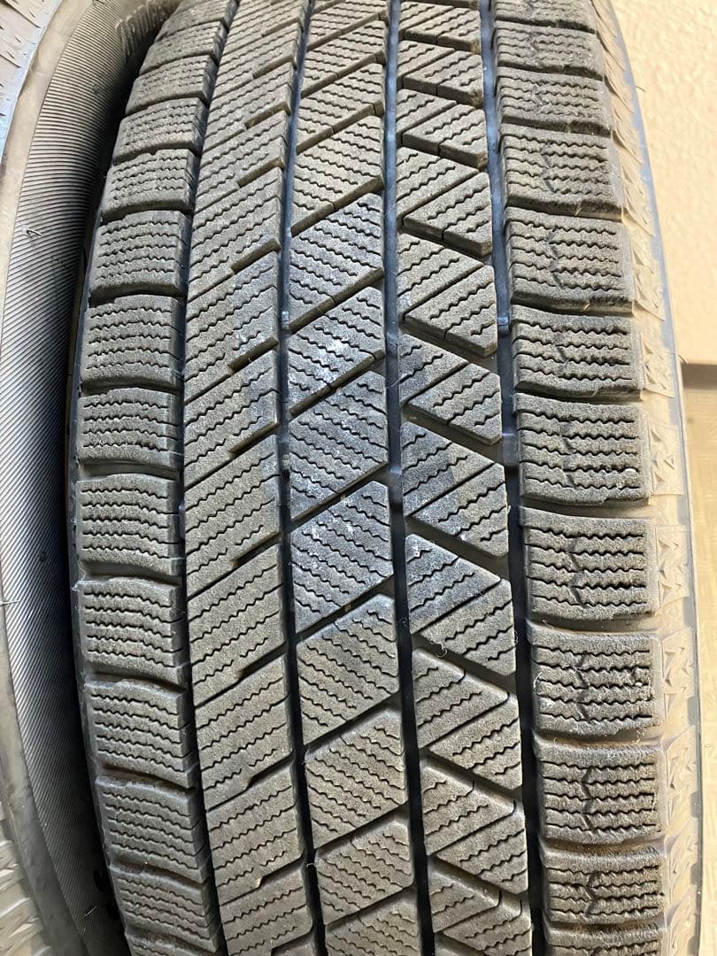 16インチ スタッドレスタイヤ セット　日産用ボルト付き　　引き取り限定