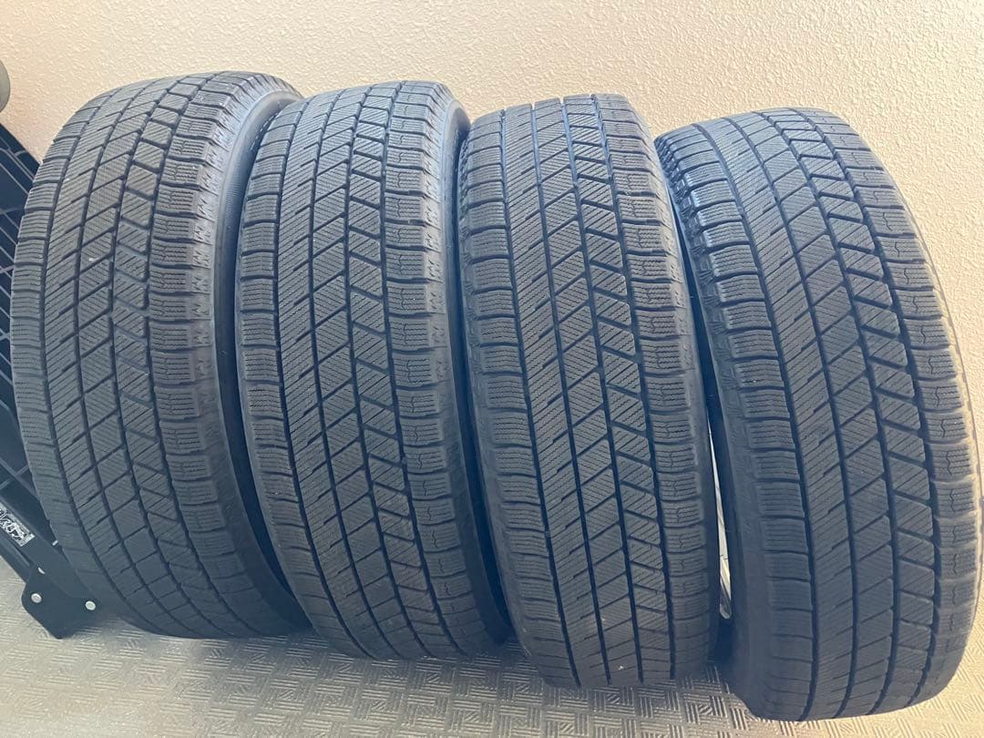 16インチ スタッドレスタイヤ セット　日産用ボルト付き　　引き取り限定