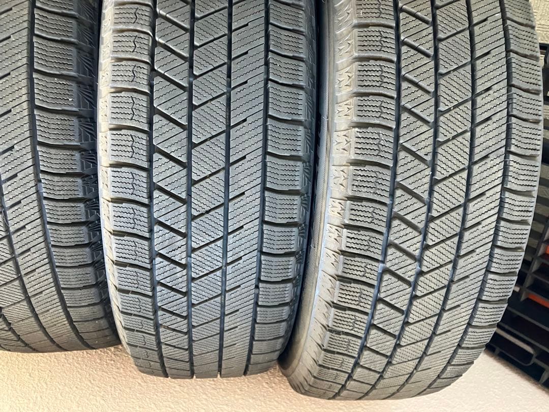 16インチ スタッドレスタイヤ セット　日産用ボルト付き　　引き取り限定