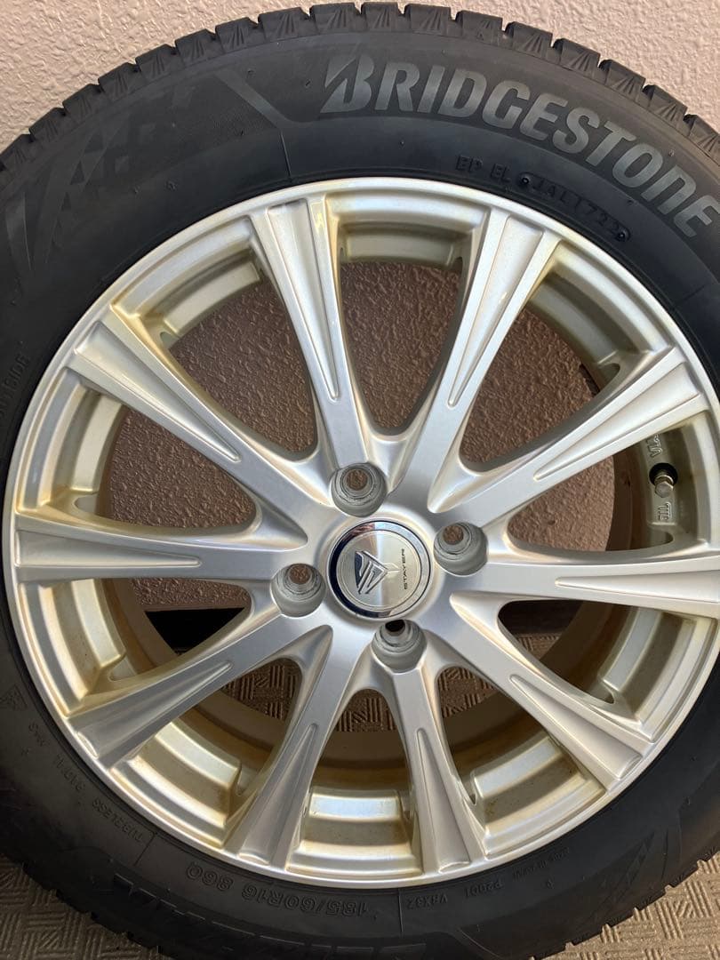 16インチ スタッドレスタイヤ セット　日産用ボルト付き　　引き取り限定