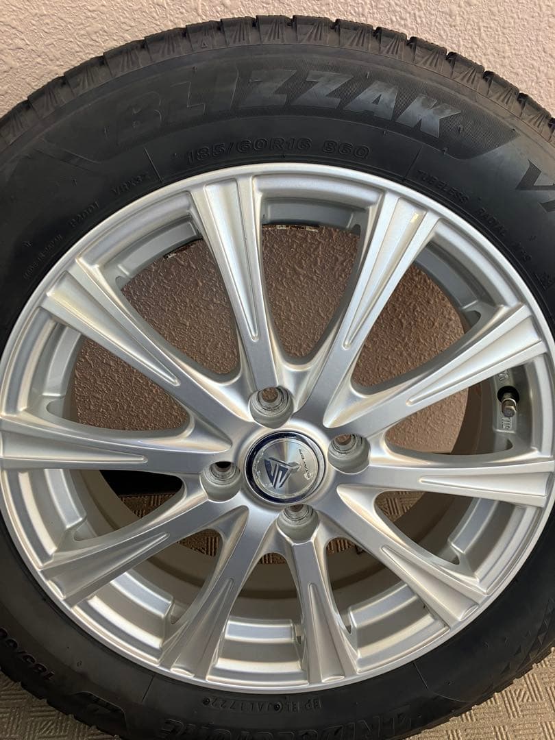 16インチ スタッドレスタイヤ セット　日産用ボルト付き　　引き取り限定