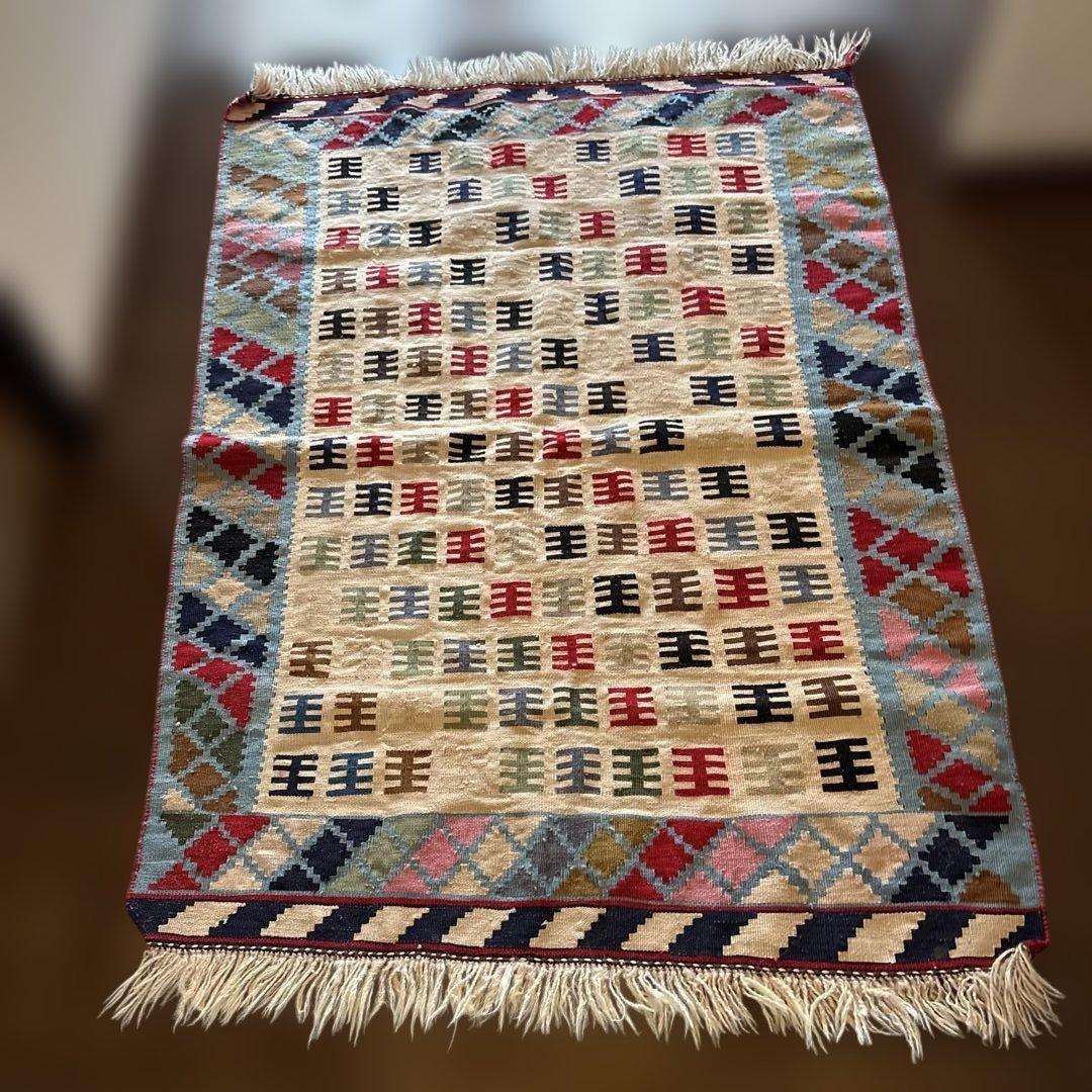 幾何学模様のキリムラグ