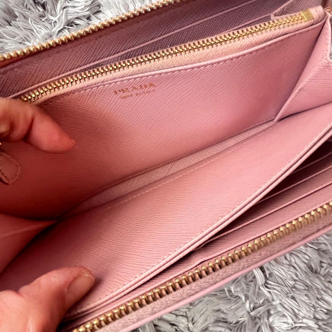 良品✨PRADA ピンク　三角ロゴ　サフィアーノ　ラウンドファスナー　長財布