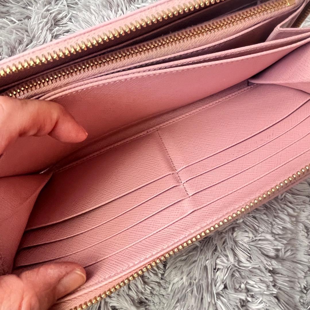 良品✨PRADA ピンク　三角ロゴ　サフィアーノ　ラウンドファスナー　長財布