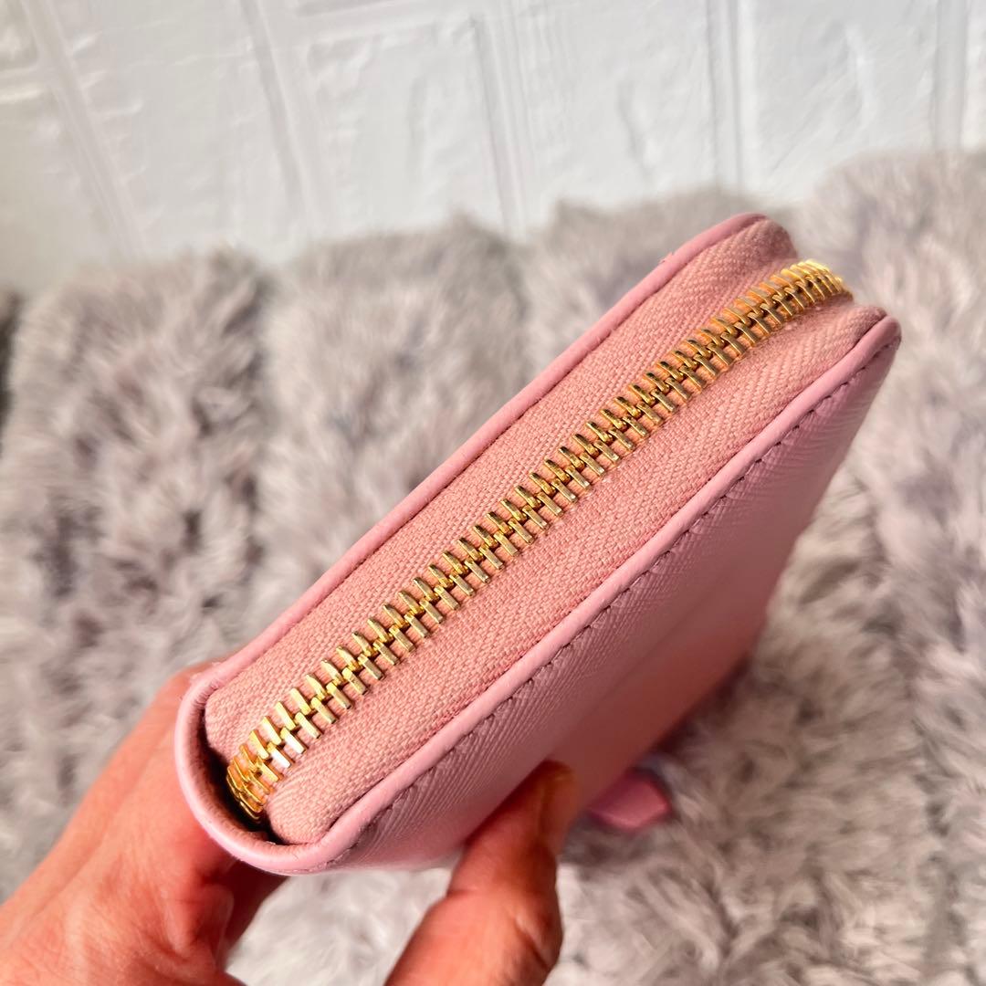 良品✨PRADA ピンク　三角ロゴ　サフィアーノ　ラウンドファスナー　長財布