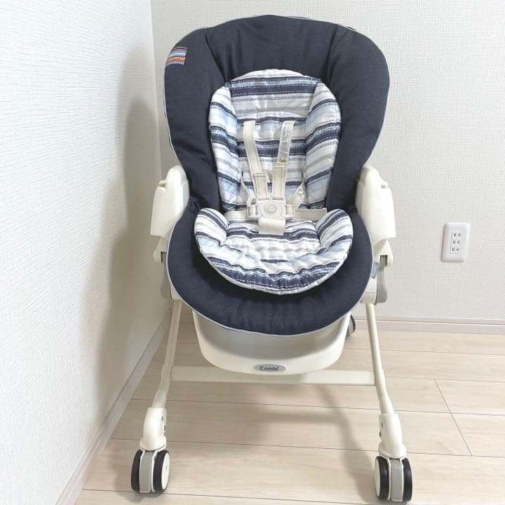 コンビ　ネムリラ4キャス　オートスイングlotta 赤ちゃん本舗特別仕様