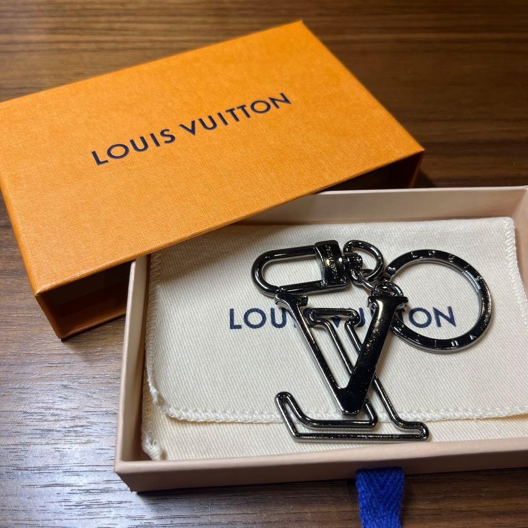 限定値下げ【新品未使用】正規品 LOUIS VUITTON ロゴ入りキーホルダー