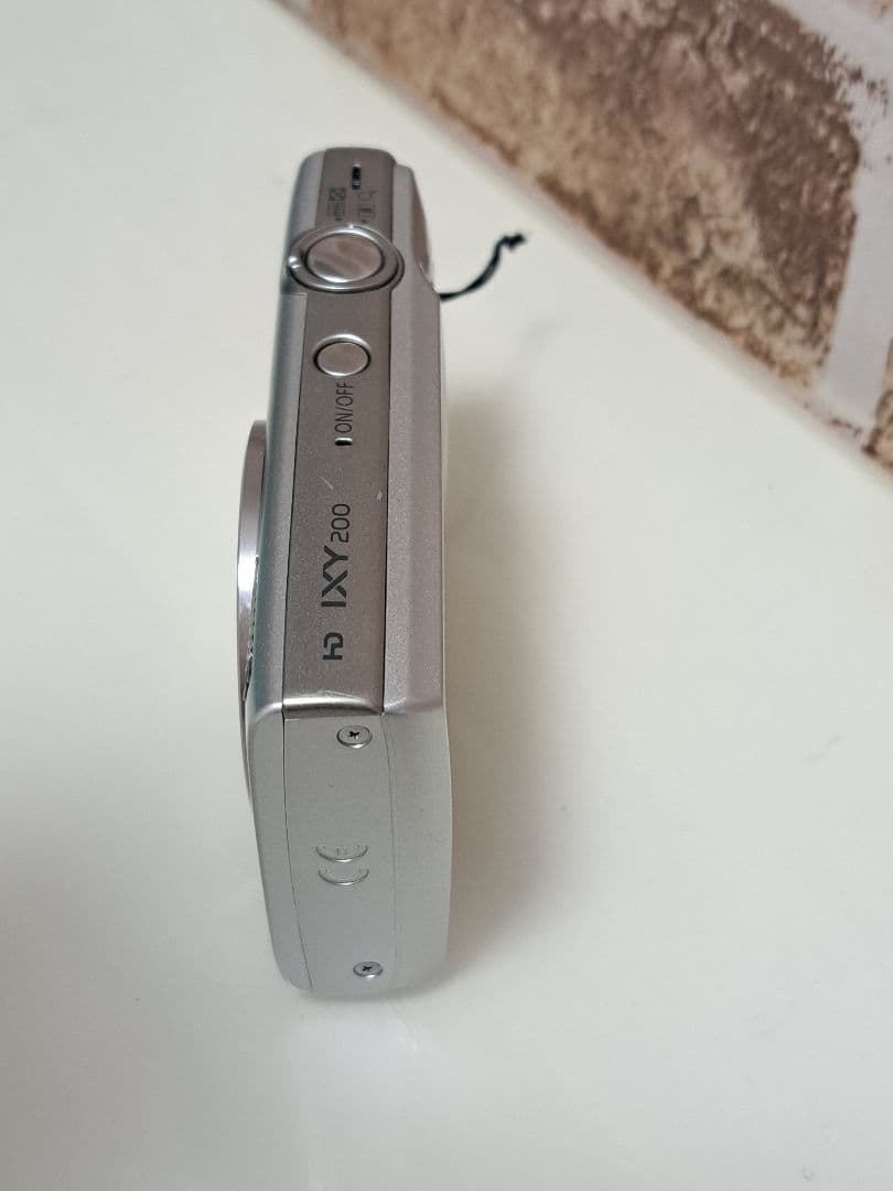 Canon コンパクトデジタルカメラIXY 200　メモリーカード16GB 付き