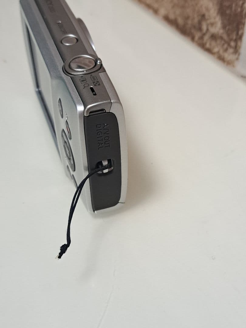 Canon コンパクトデジタルカメラIXY 200　メモリーカード16GB 付き