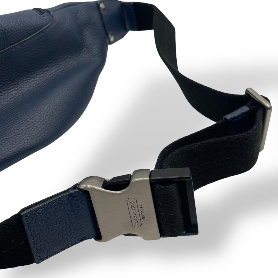 美品　コーチ　ウエストポーチ　ボディバッグ　レザー　シボ革　ネイビー