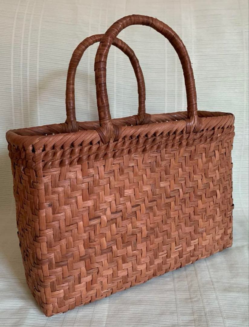 新入荷 新品 未使用品　長野産　職人手編み　網代編み　山葡萄籠バッグ