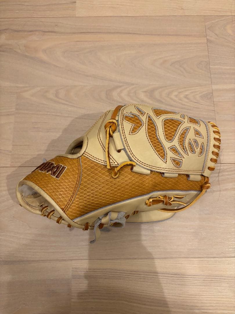 YABAI ヤバイエルエルシー 硬式グローブ クリーム色 ローズ