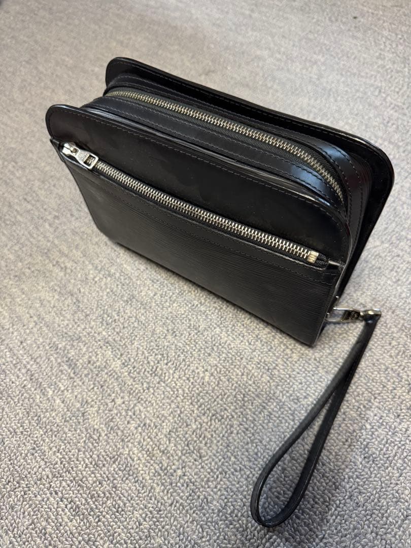 LOUIS VUITTON ルイヴィトン エピ セカンドバッグ ブラック