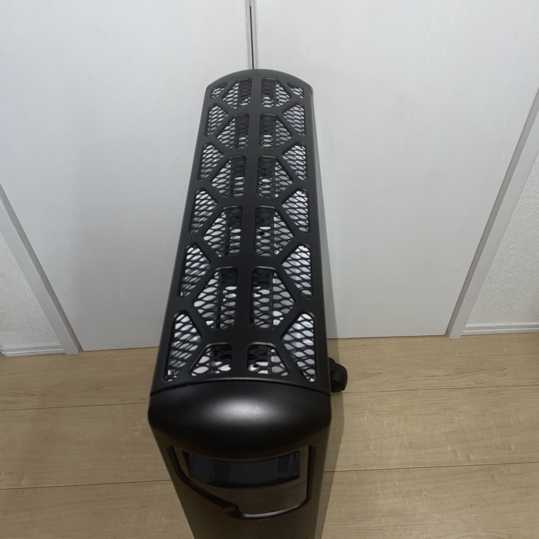 極美品です！DeLonghiオイルヒーター、モデルMDHS15-BK