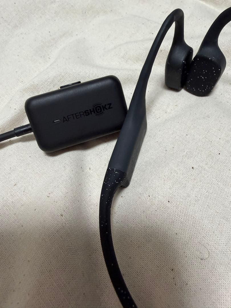 AfterShokz Xtrainerz 骨伝導イヤホン 防水 MP3内蔵