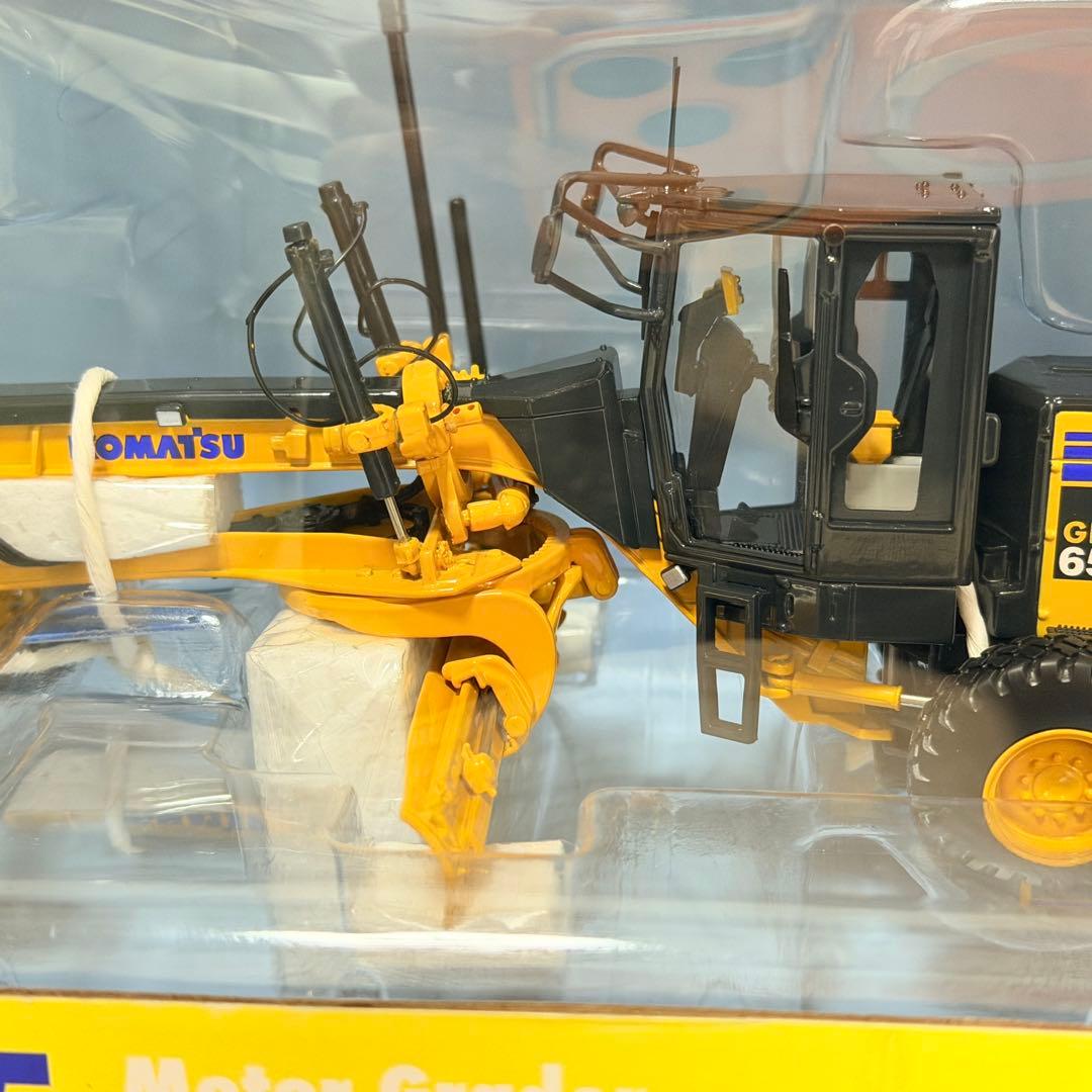 コマツ GD655-5 モーターグレーダー　１/50スケール