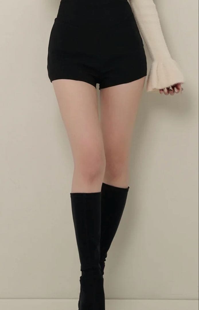 新品未使用　ダーリッチ　美シルエットショートパンツ Free