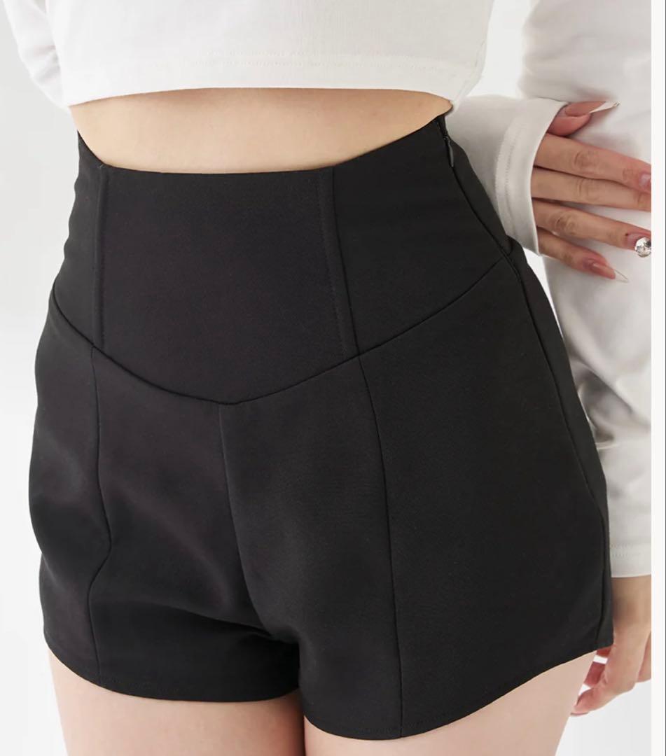 新品未使用　ダーリッチ　美シルエットショートパンツ Free