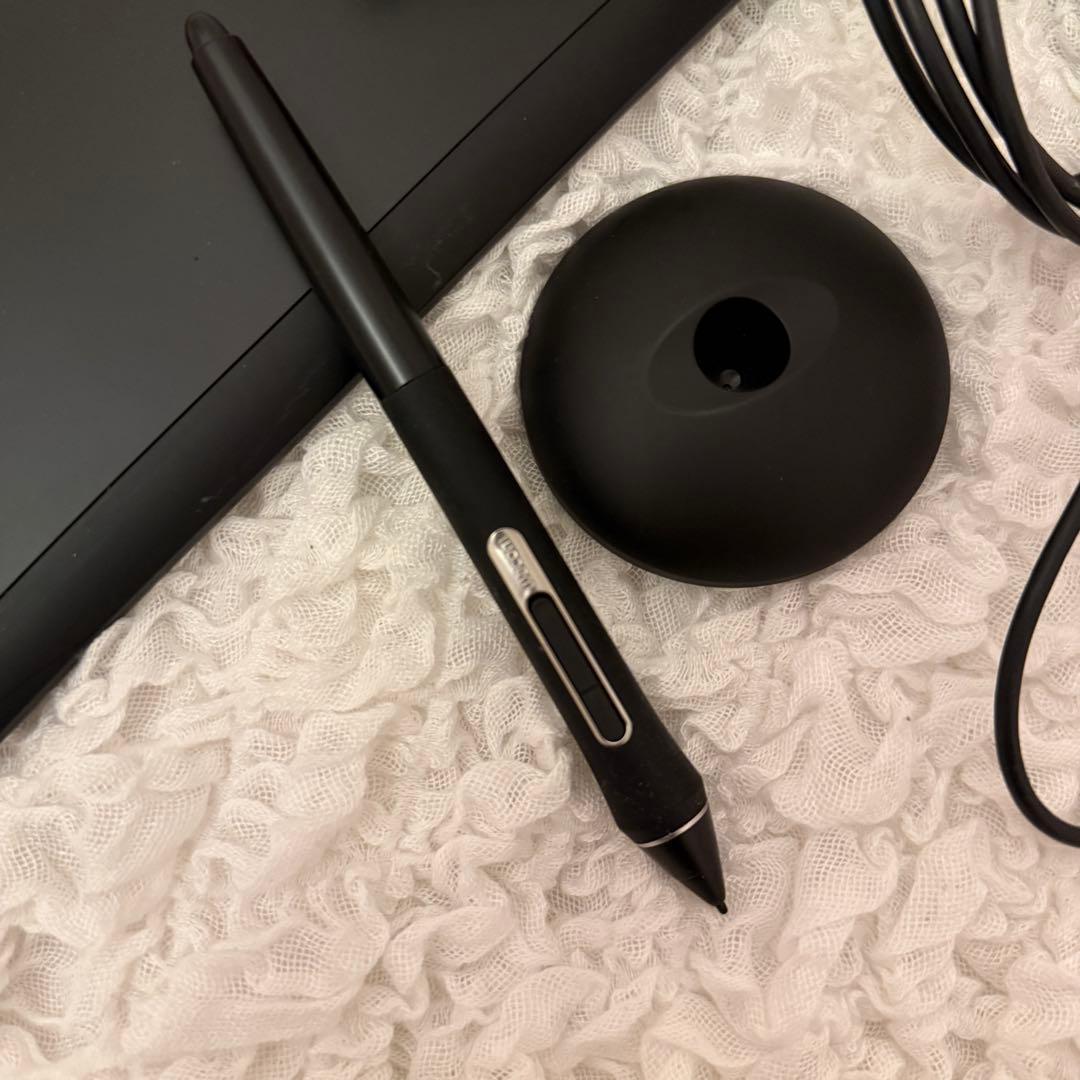Wacom Intuos Pro Sサイズ ペンタブレット