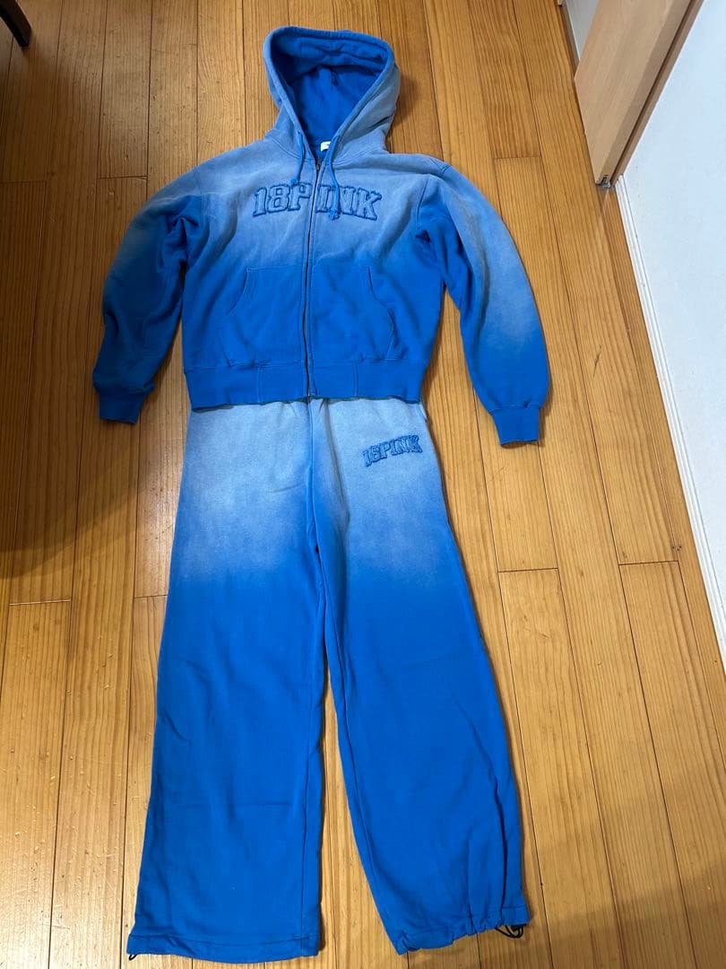 18PINK グラデーションパーカーとパンツセットアップ