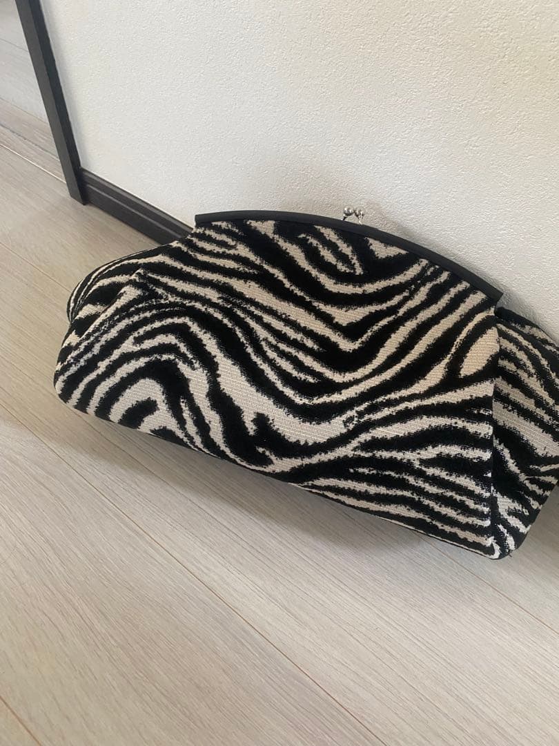 A VACATION PILLOW ZEBRA ピロー ゼブラ クラッチ