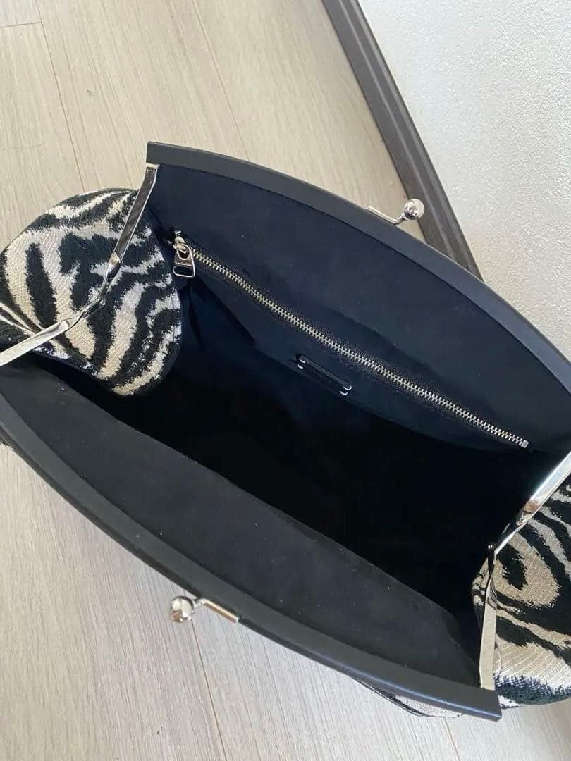 A VACATION PILLOW ZEBRA ピロー ゼブラ クラッチ