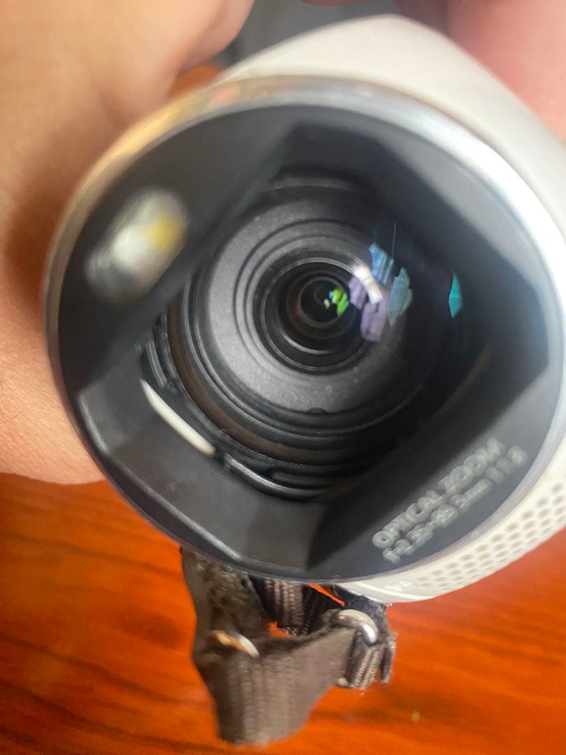 Panasonic HC-V300M かわいいホワイト ビデオカメラ