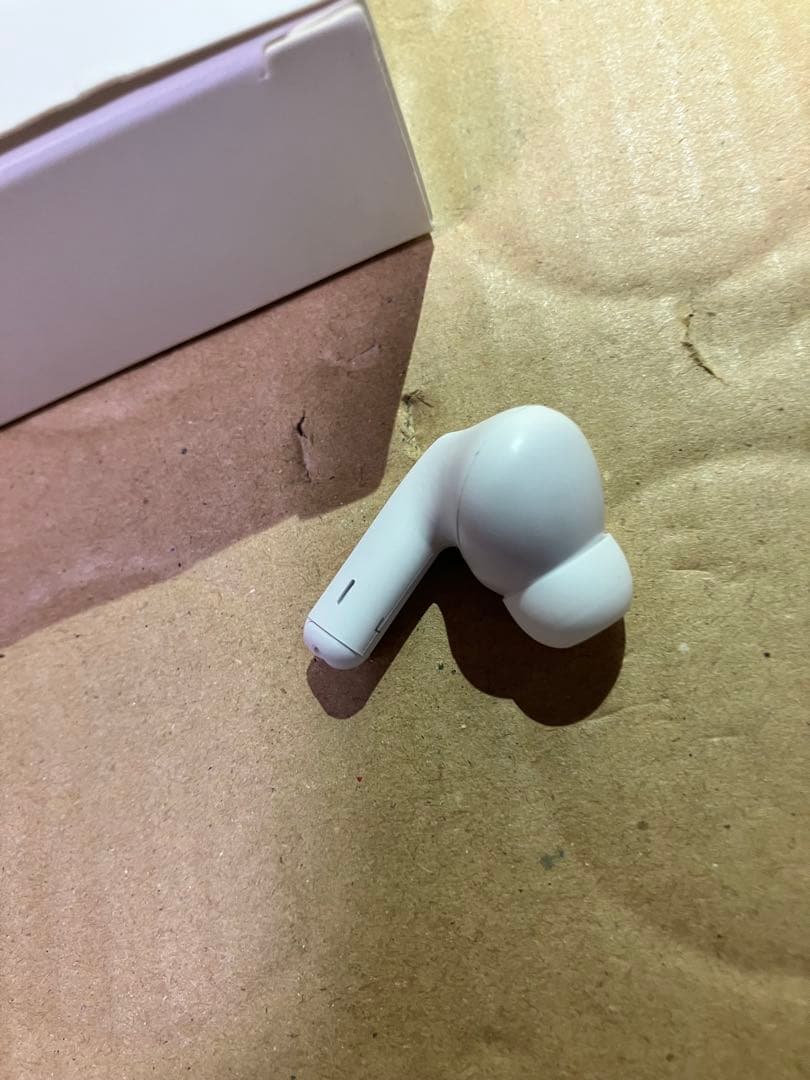 A3 ワイヤレスイヤホン　右耳のみ　動作確認済み　匿名配送