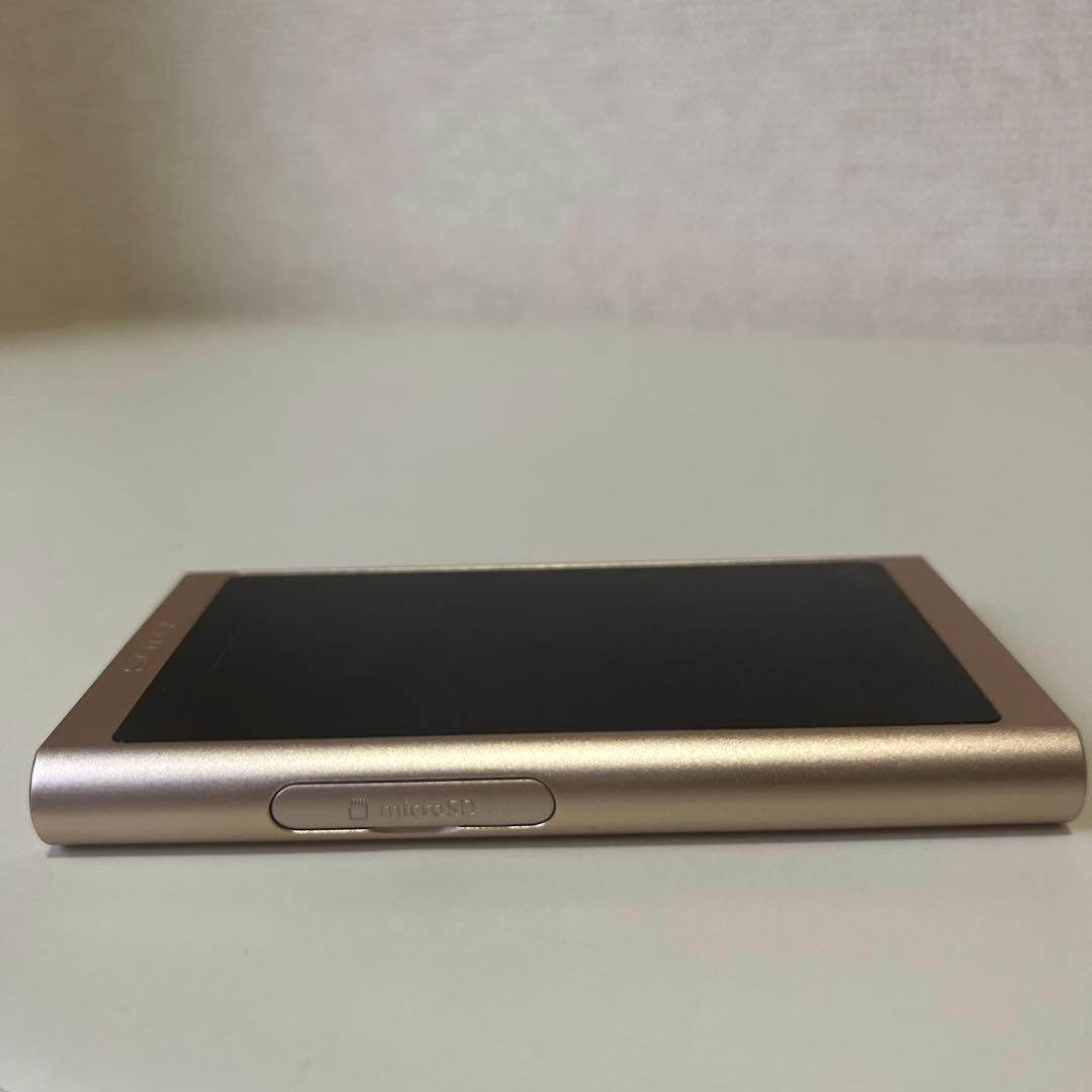 ポータブルプレーヤー SONY WALKMAN GOLD NW-A55