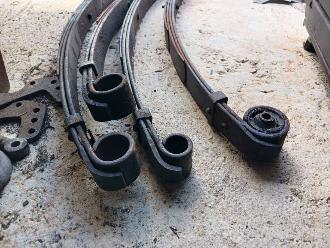 ジムニー　ja11　社外リーフスプリング