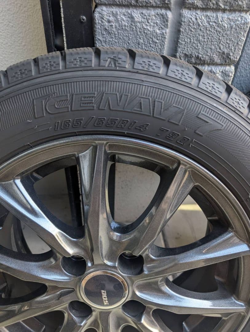 ルーミースタッドレスタイヤホイール付き