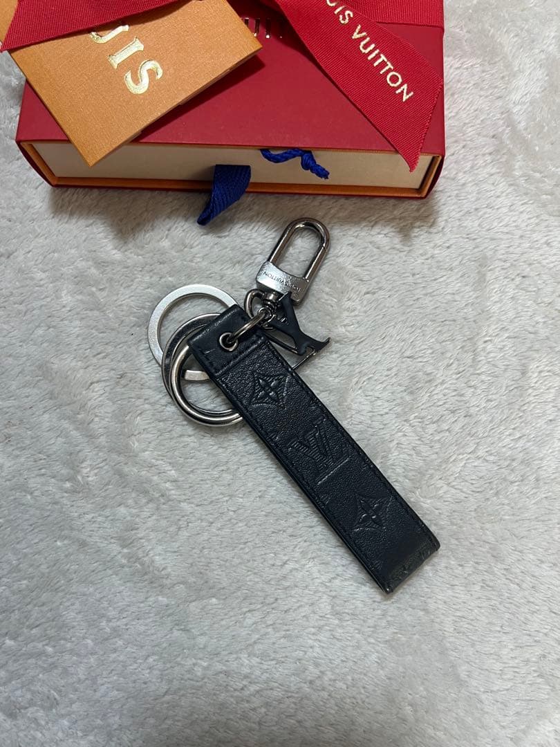 LOUIS VUITTON ブラックレザーキーリング