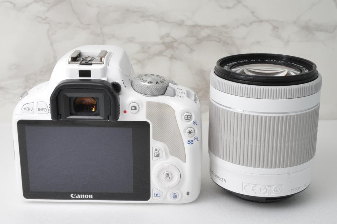 ショット数少なめ Canon EOS Kiss X7⭐️ホワイト スマホ転送