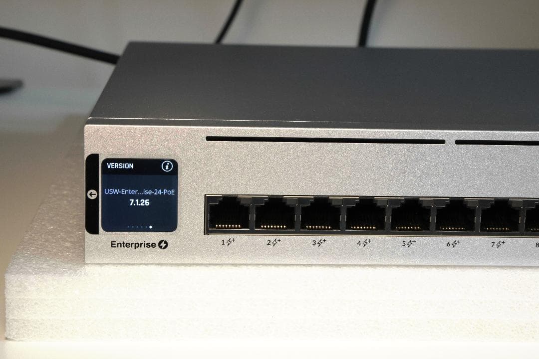 Ubiquiti UniFi スイッチ Enterprise 24 PoE
