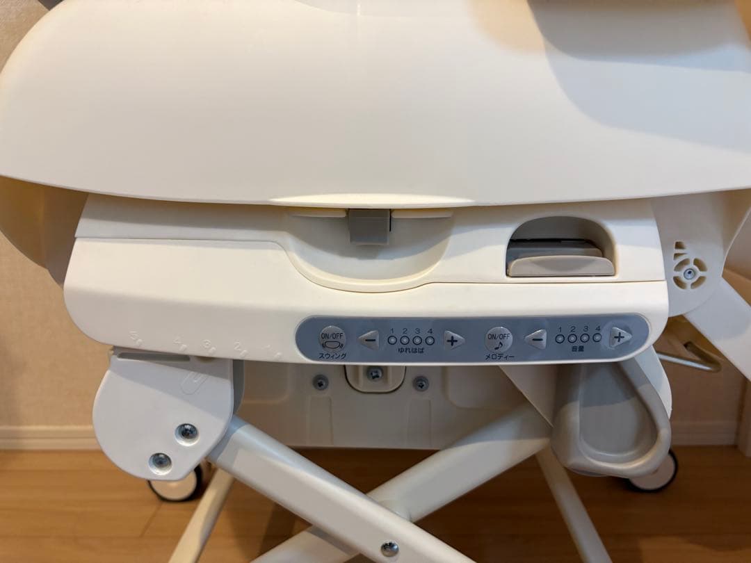 【美品】コンビ ネムリラAUTO SWING エッグショック ハイローチェア