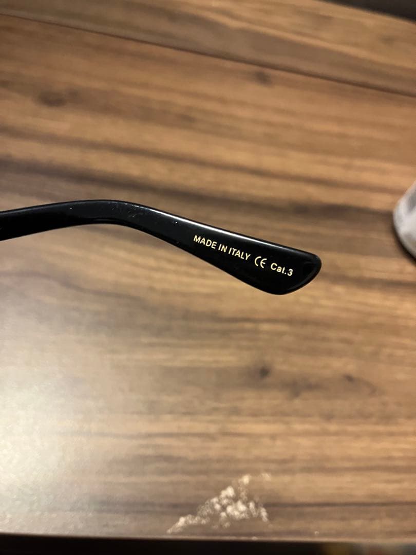 ピ*ウ様 SAINT LAURENT サングラス ブラックレンズ