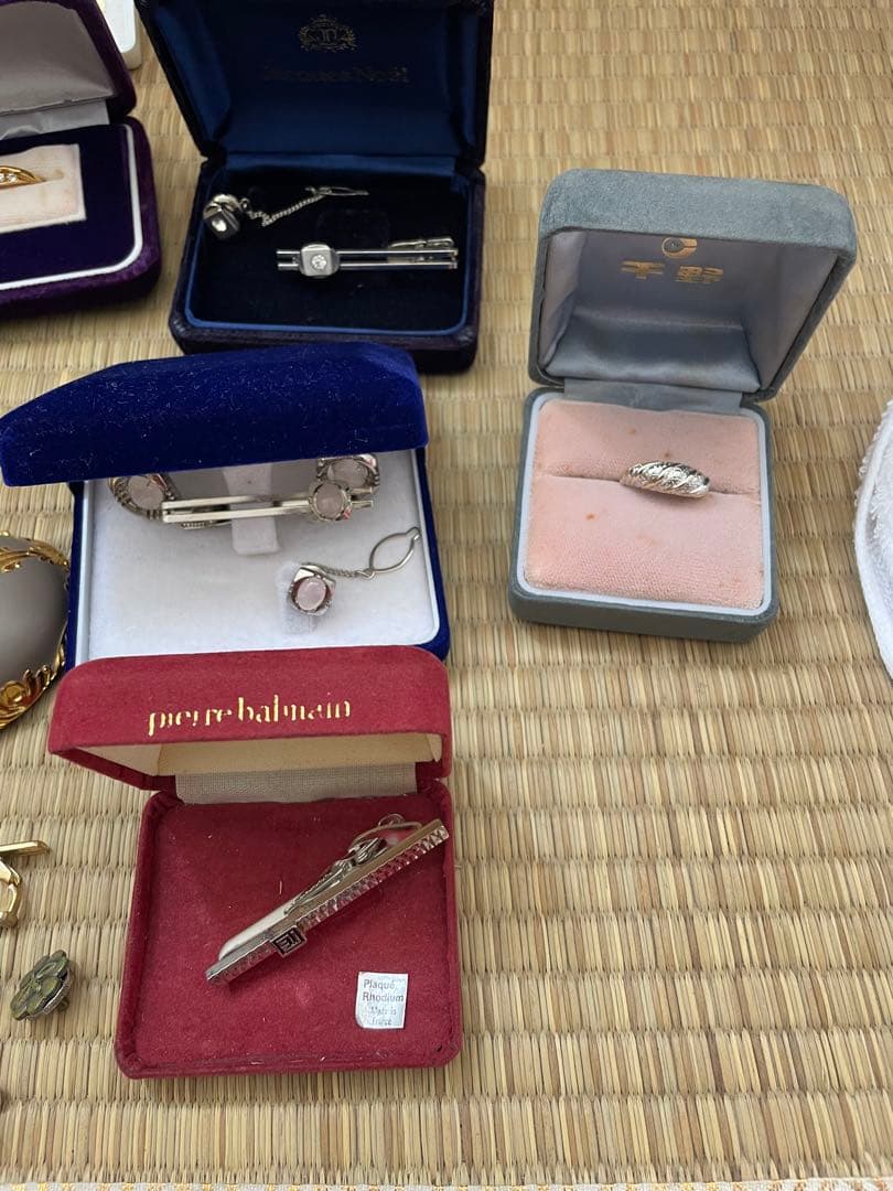 アクセサリーまとめ売りヴィンテージ　遺品整理　何点シルバー刻印あり