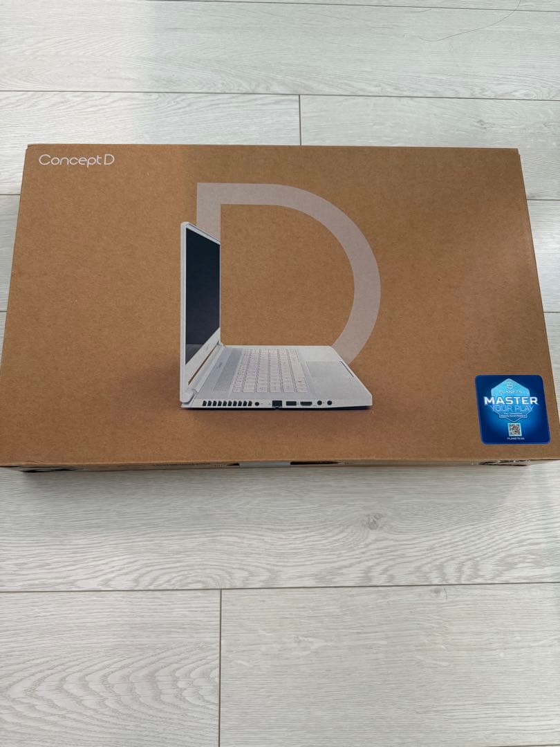 Acer ConceptD7 ノートパソコン　メモリ32GB、ゲームプレイにも