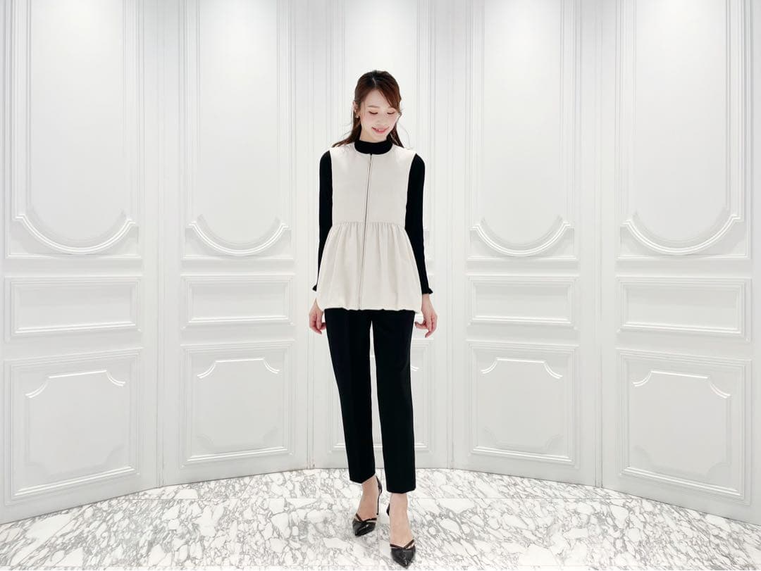 M-PREMIER ダイヤジャガードペプラムダウンベスト