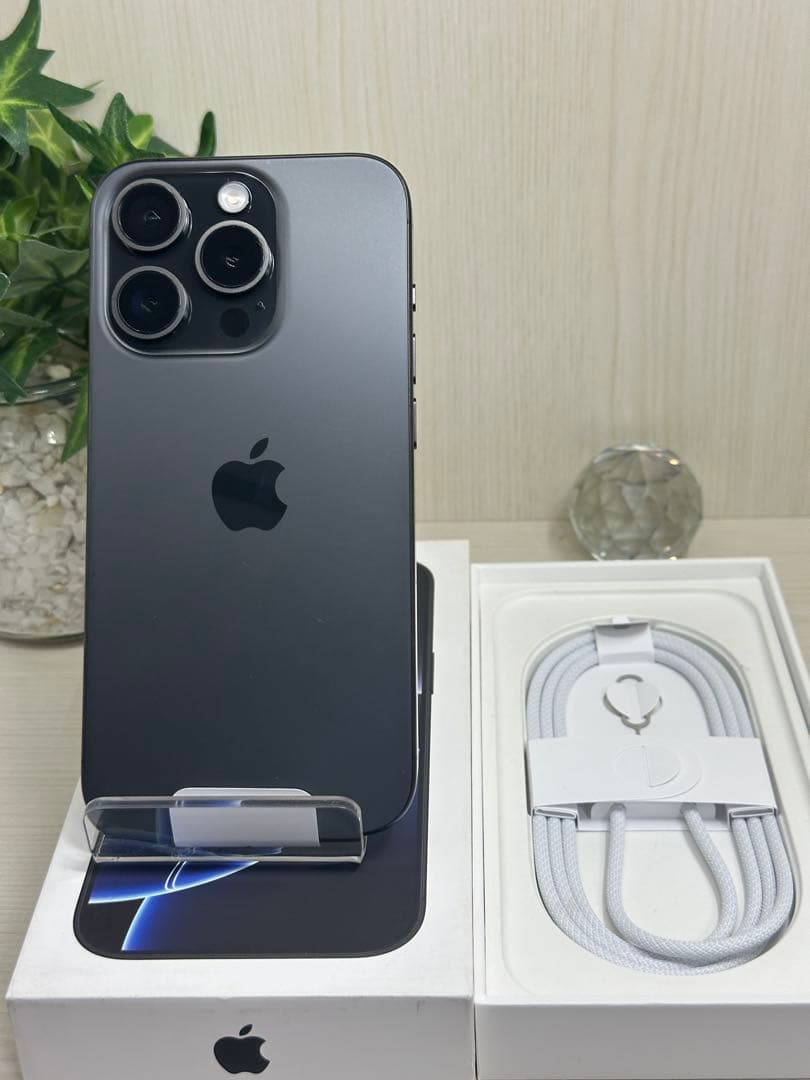 ✅✨ほぼ未使用✨ iPhone 15 Pro❣️国内版SIMフリー