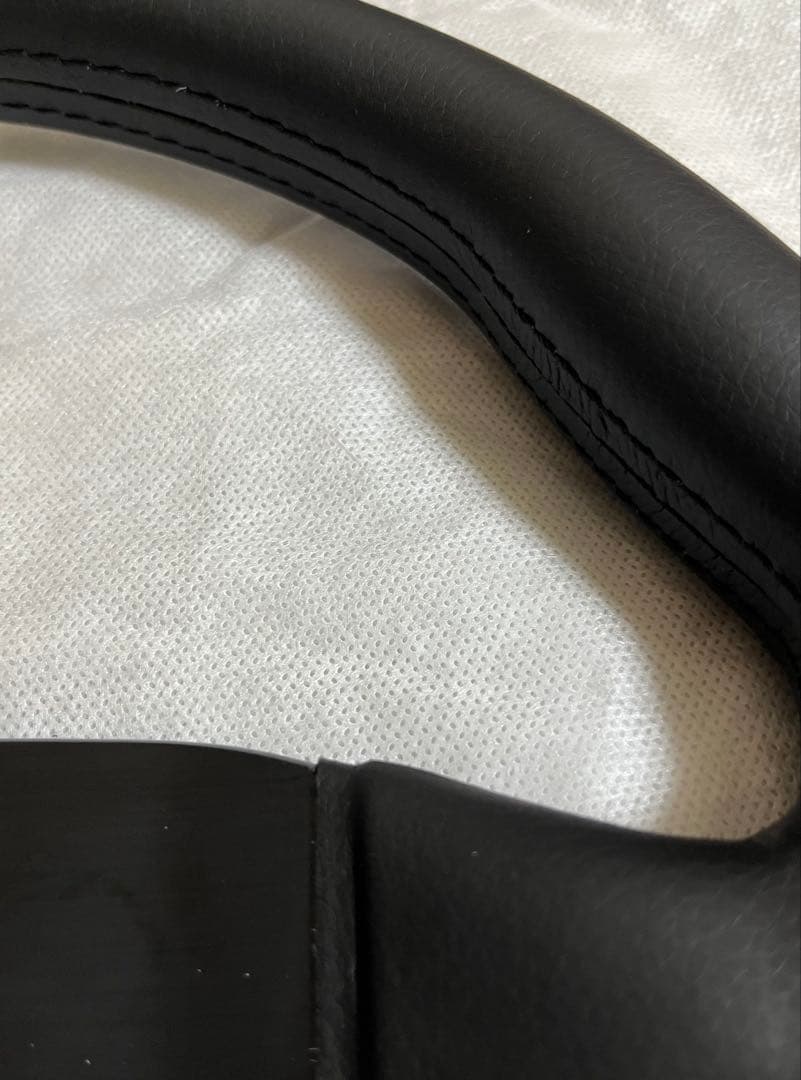 momo モンテカルロ350mm