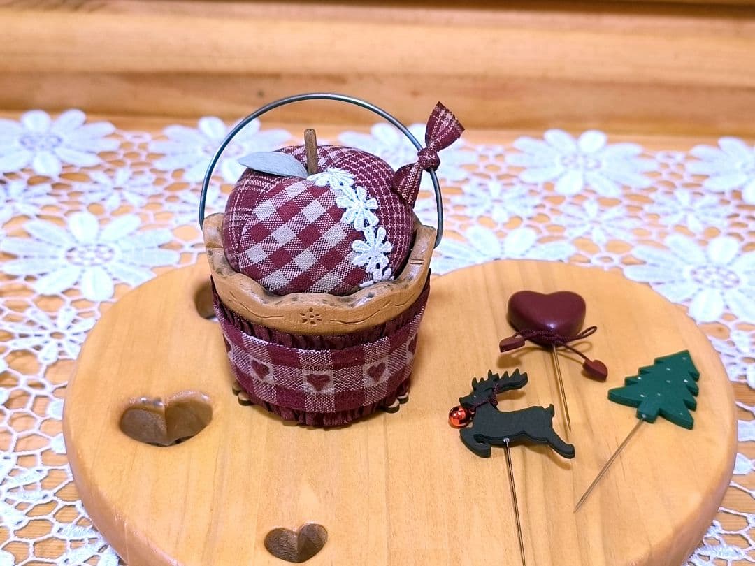 アメリカンカントリー雑貨♥サンタさんからの贈り物★飾り彫りハート❤️バスケット