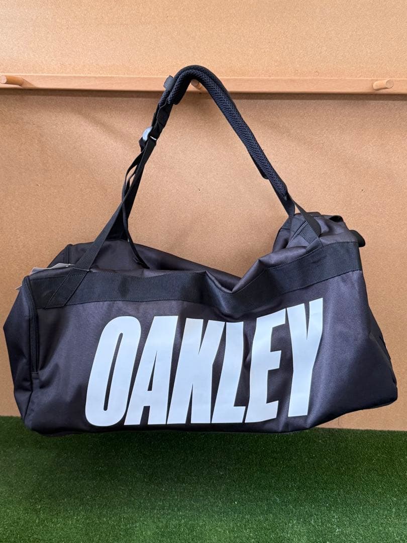 【新品】　オークリー　ボストンバッグ