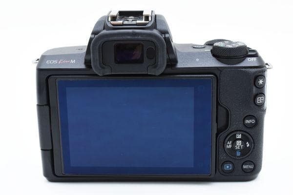 キャノン Canon EOS Kiss M レンズキット バッテリーx２