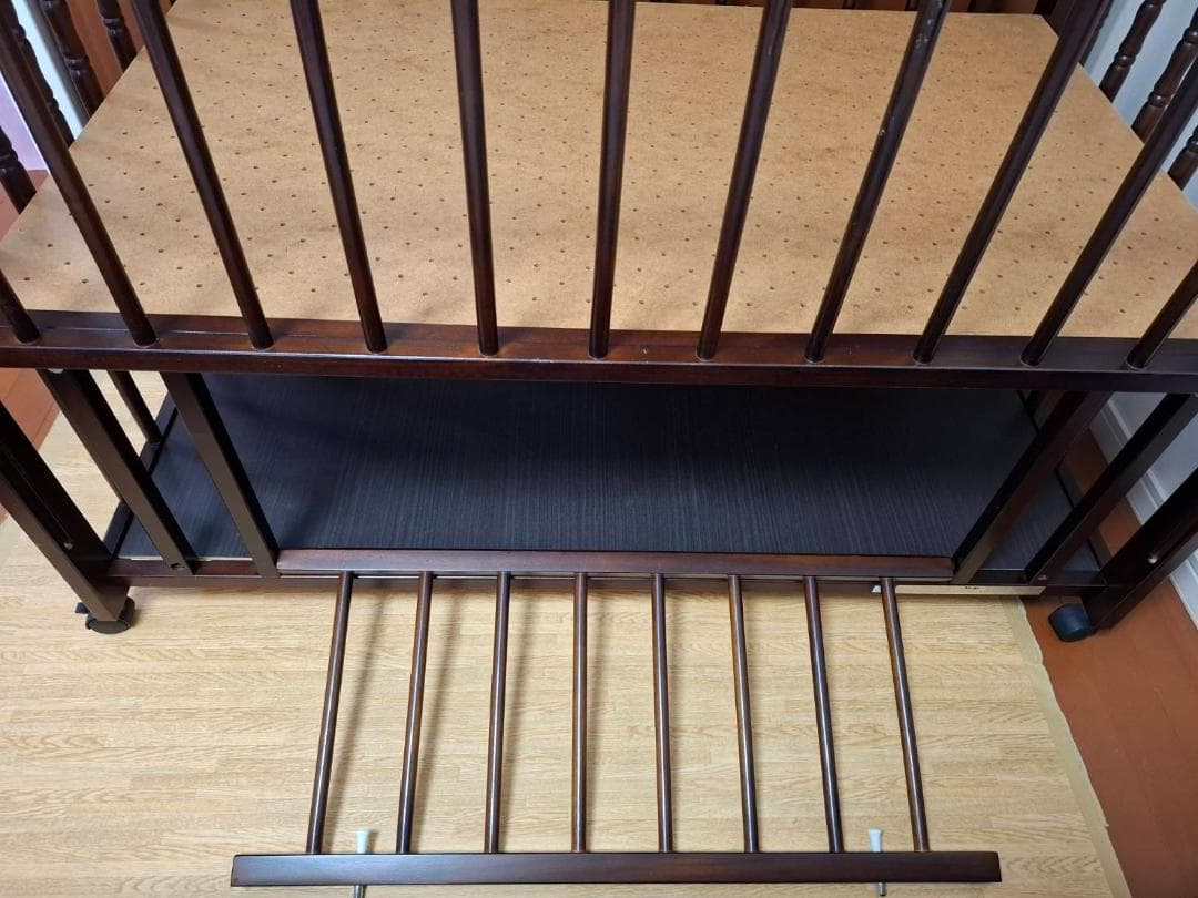 日本製 ベビーベッド ダークブラウン　木製　レギュラーサイズ