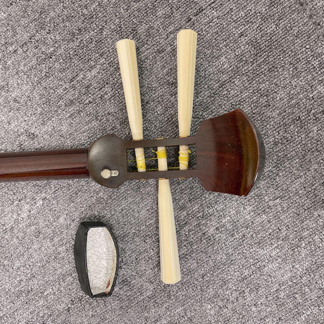 三味線 中棹 1本溝 紅木 丸打胴 犬皮 天然糸巻き 東さわり 和楽器