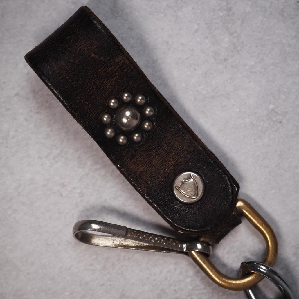 HTC フラワースタッズ ウォレットチェーン 茶芯 ヴィンテージ レザー 本革