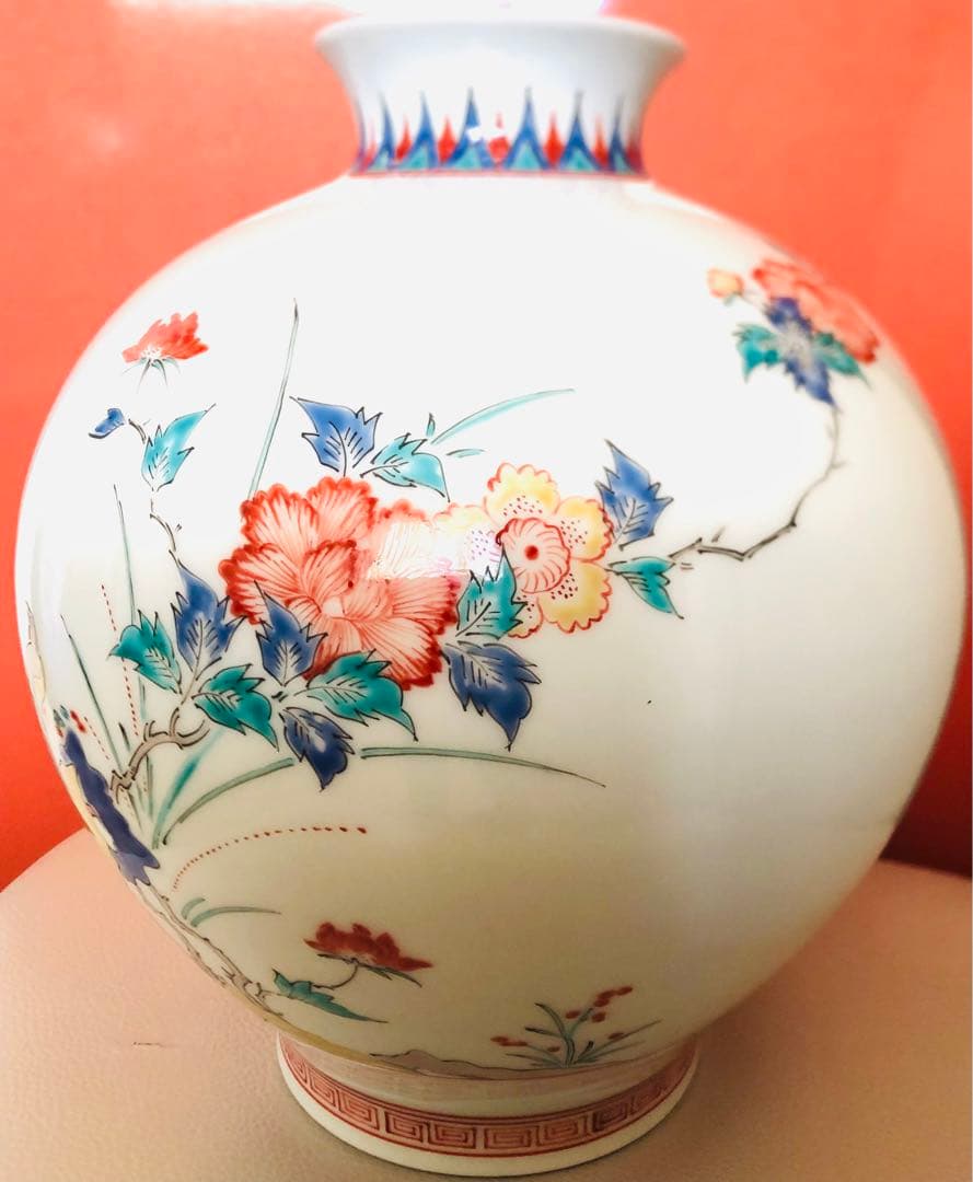 人間国宝十三代柿右衛門 錦鳥牡丹文花瓶 高さ約27 Cm最大直径約23 Cm美品