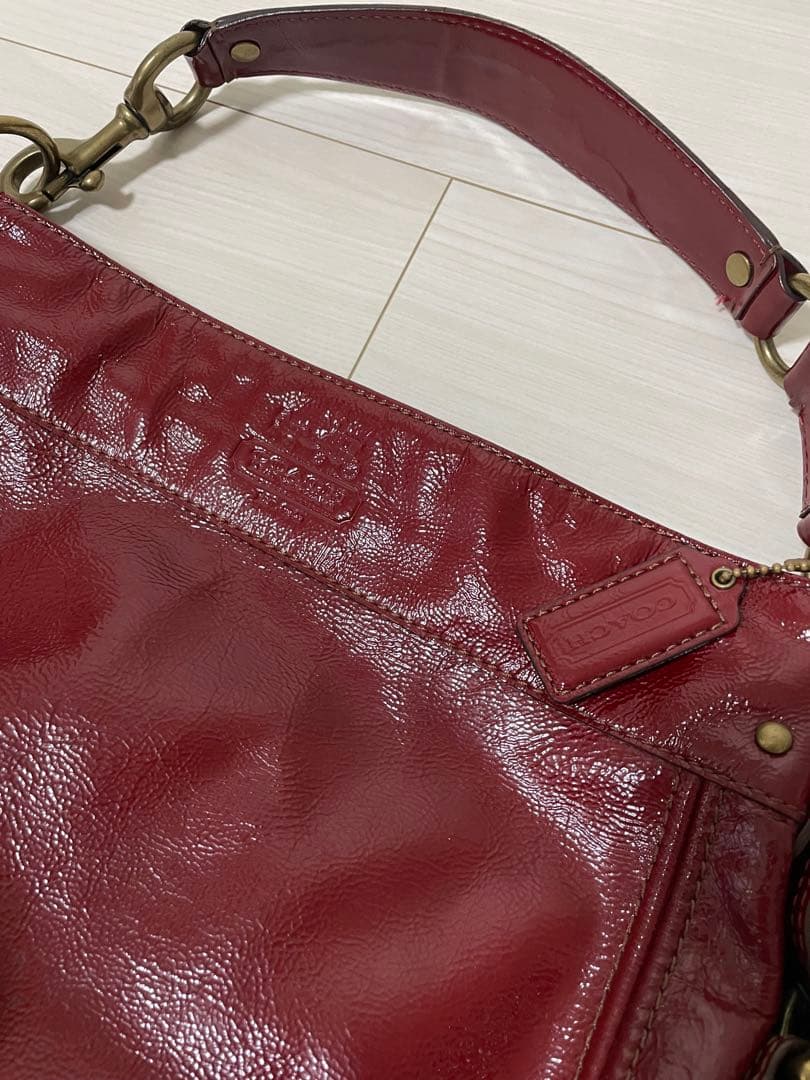 COACHエナメルショルダーバッグ